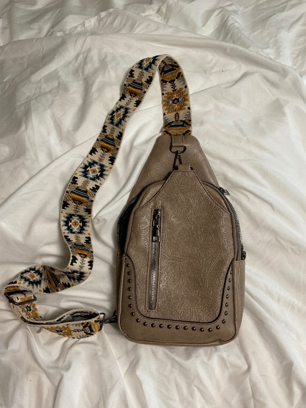 Sam and Hadley sling purse
